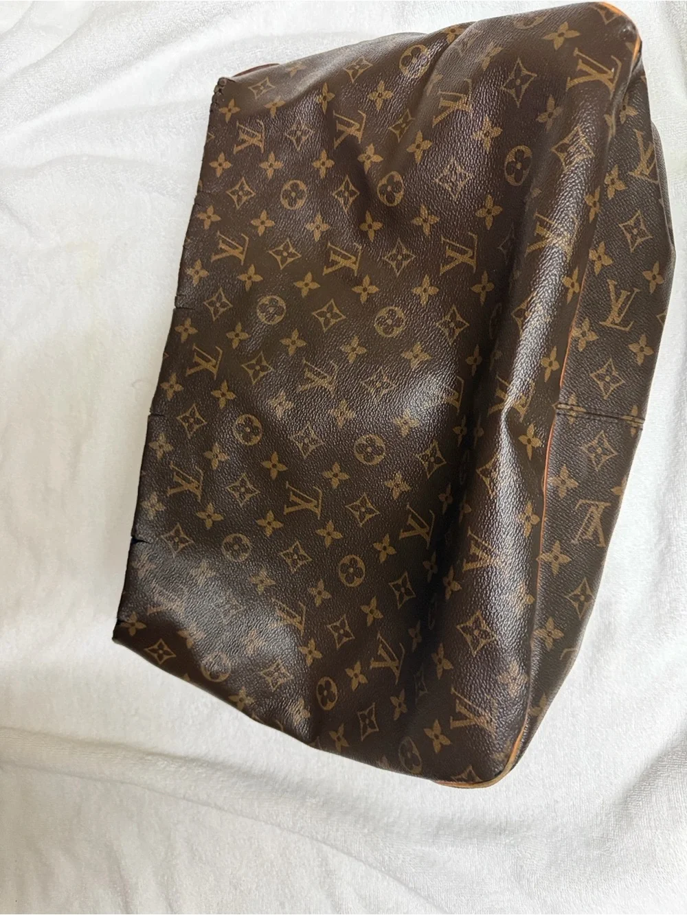 Louis Vuitton never full